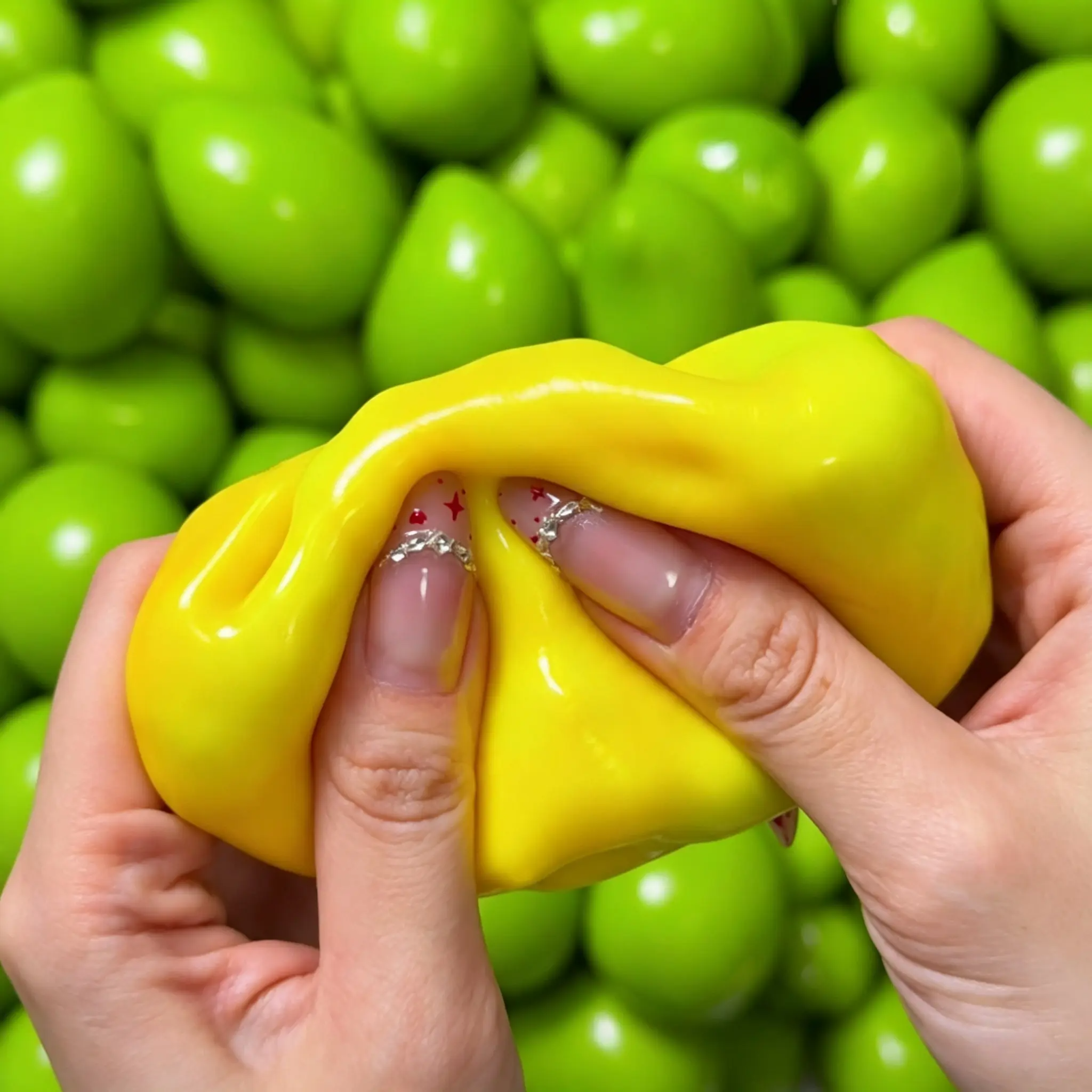 Color Changing Mango Squishy – Crunchy ASMR Stress Ball & Fidget Toy