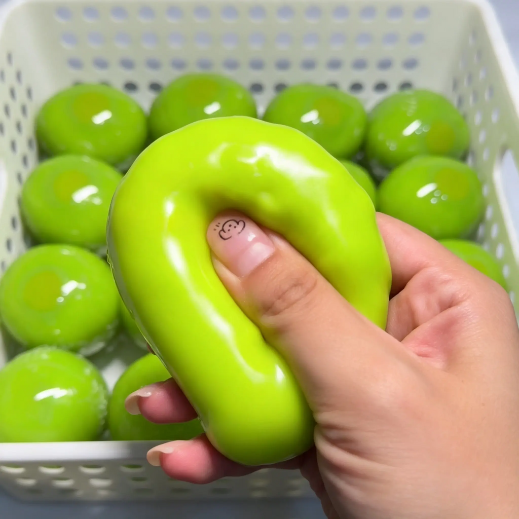 Color Changing Mango Squishy – Crunchy ASMR Stress Ball & Fidget Toy