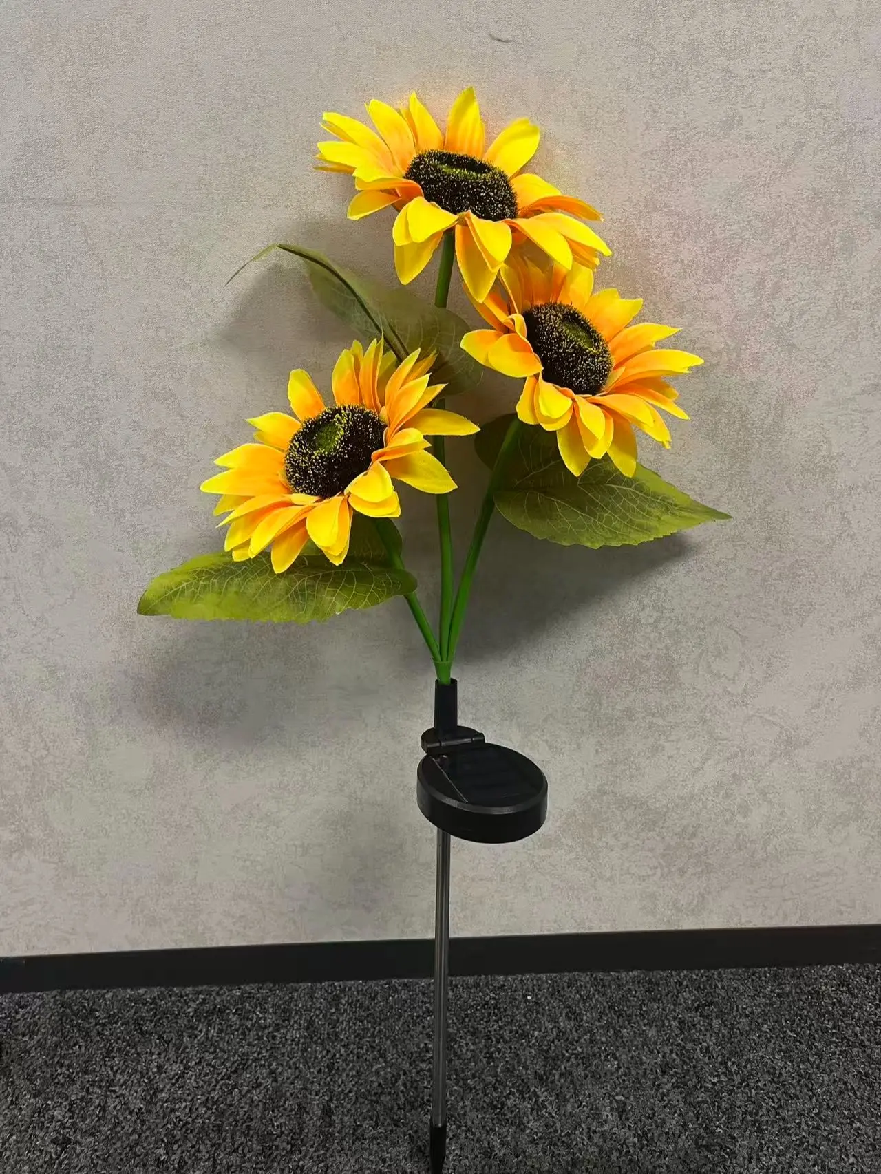 Solar Sunflower Garden Stake Lights | 2026 Upgraded | 2/4/6 Pack | IP65 Waterproof | Realistic Outdoor Decor